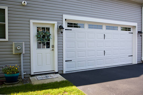 24/7 Emergency Garage Door Panel Replacement experts in Byron, IL